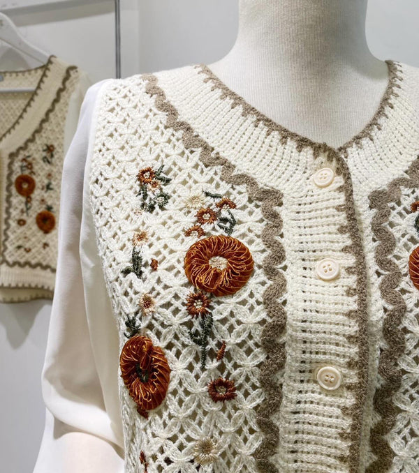 Vintage Floral Embroidery Blouses