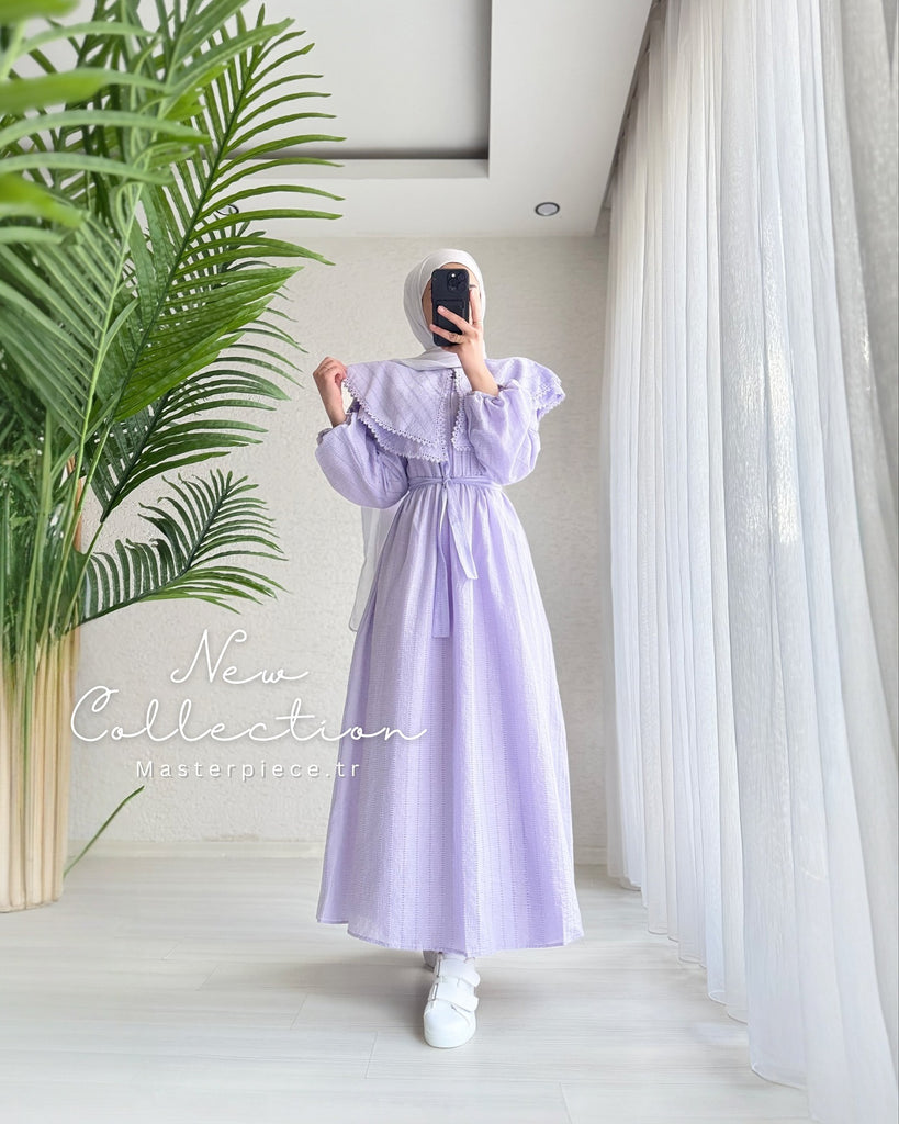 Elegant Modest Maxi Dress with Lace Collar