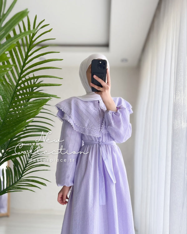 Elegant Modest Maxi Dress with Lace Collar